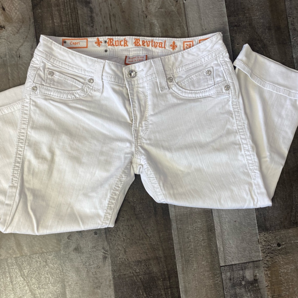 Rock Revival, white, mid rise Capri size 29